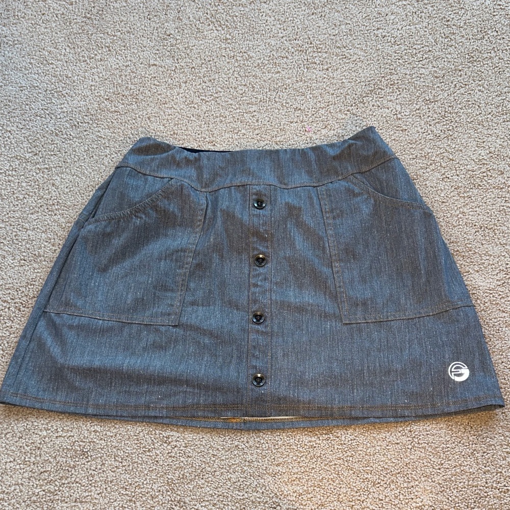 Foray golf skort